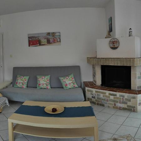 Roses Rt Apartments Skioni I 尼尔斯吉尼 外观 照片
